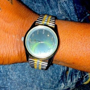 Om Sellings a watch WHO Watts it no more fortnite